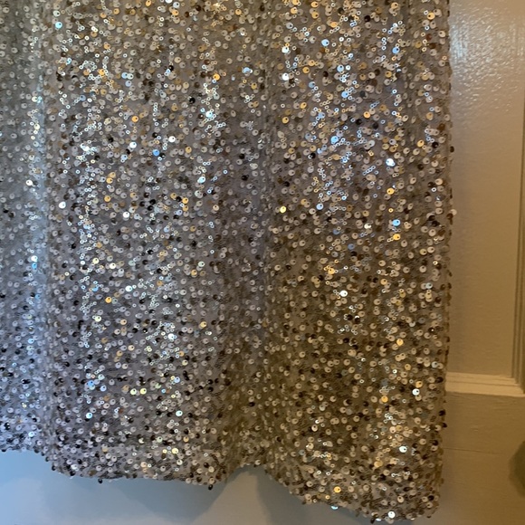 Excellent Condition White House Black Market Silver Sequin Party Dress Size 12 - Picture 8 of 11
